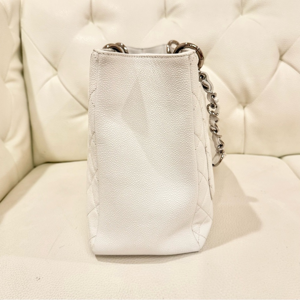 Chanel GST Bag - Picture 4 of 10